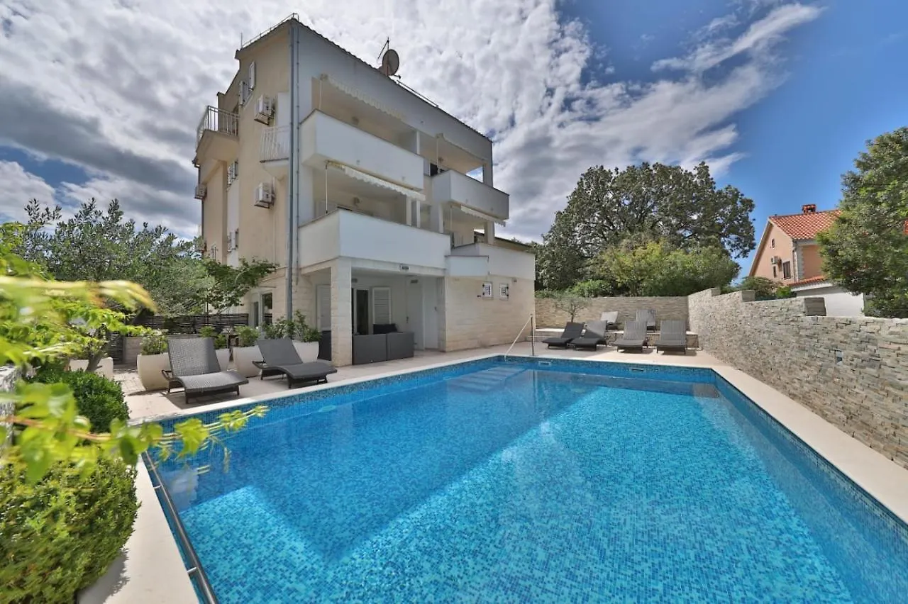 Apartments Punta Donji Okrug