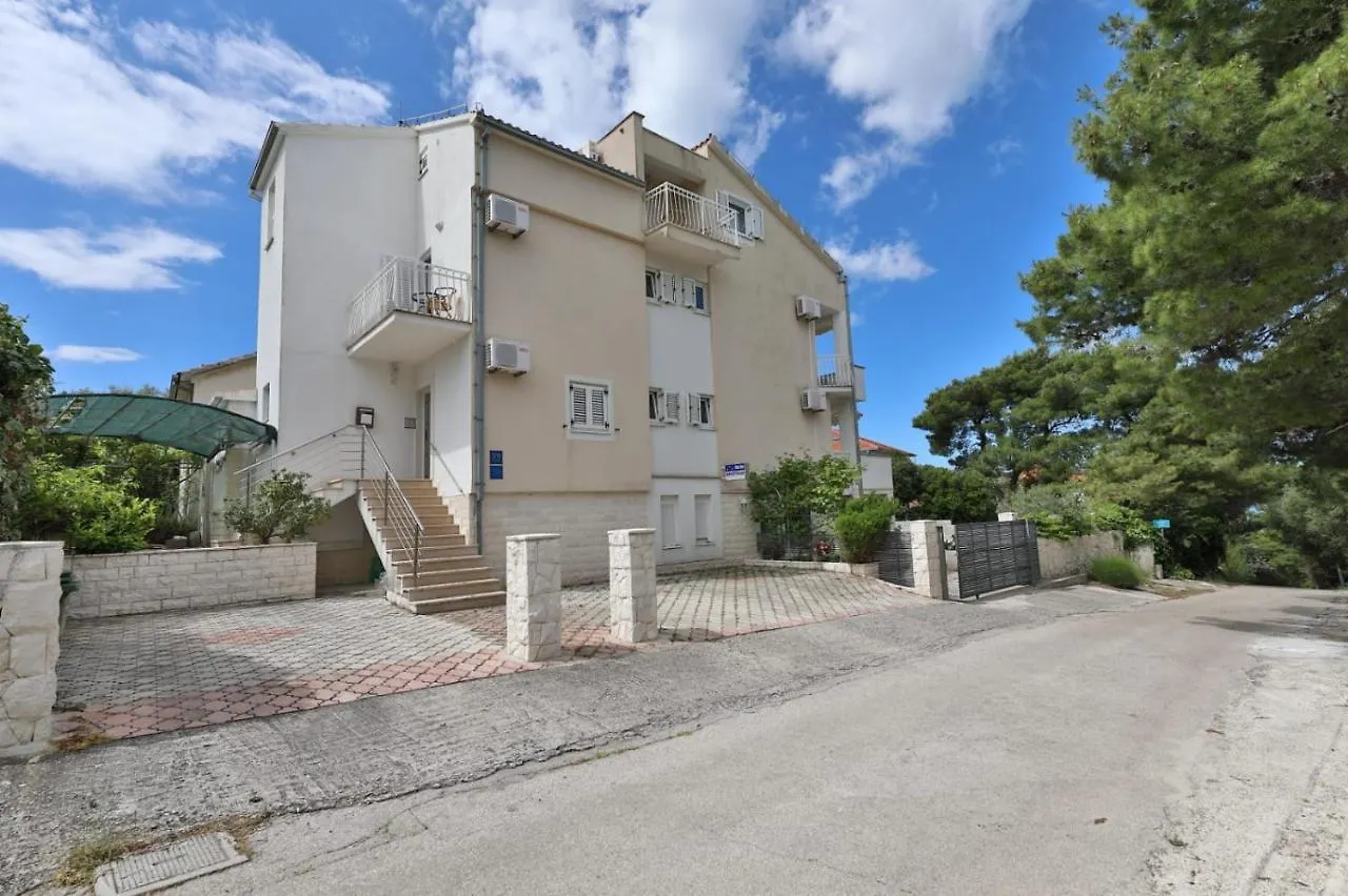 Apartments Punta Donji Okrug