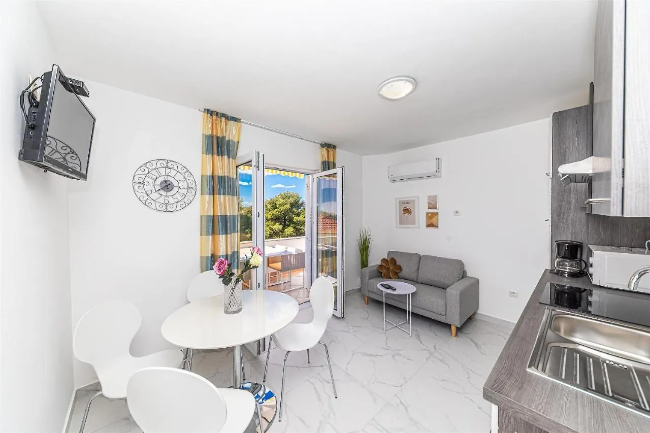 Apartments Punta Donji Okrug