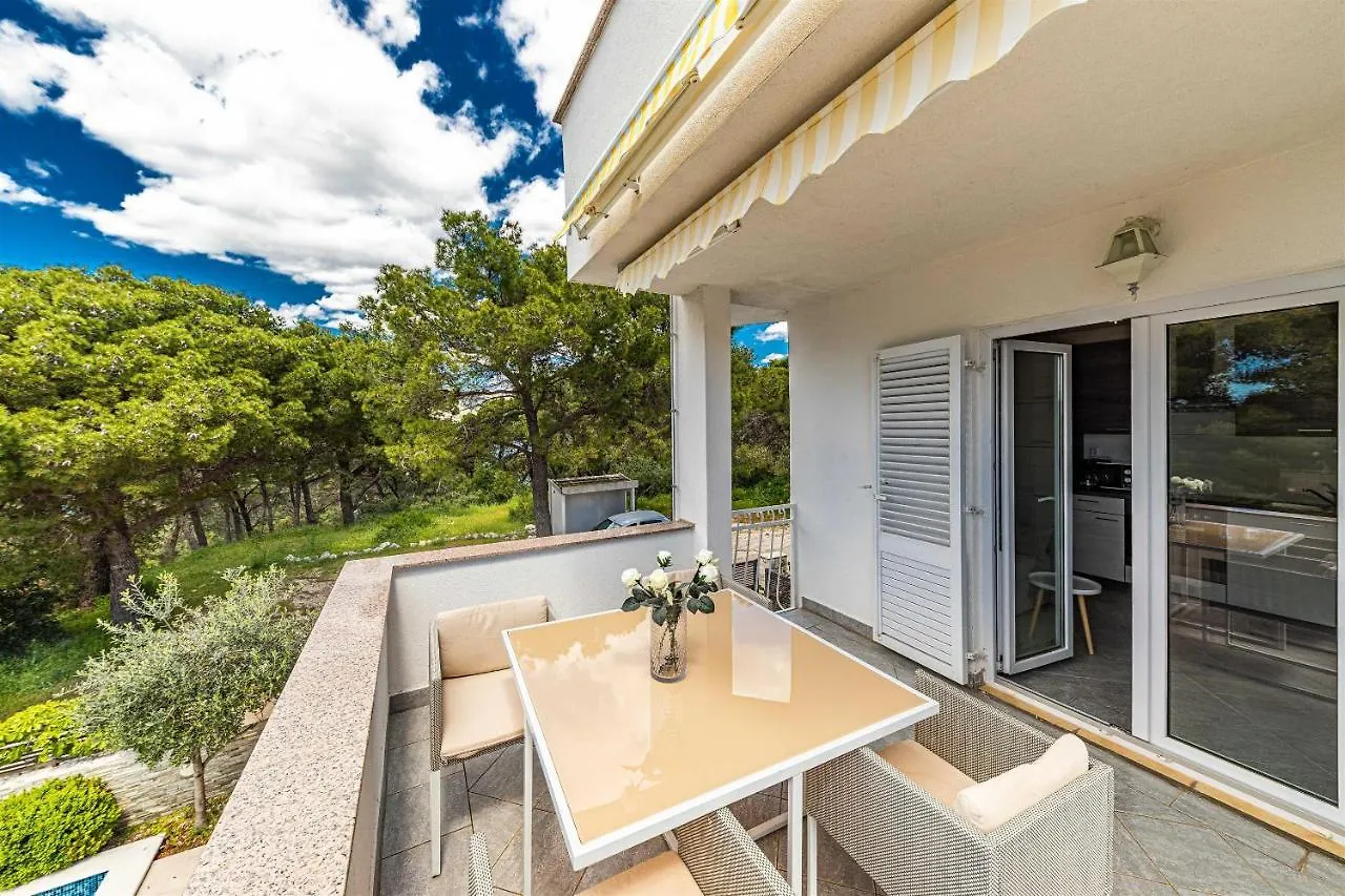 Apartments Punta Donji Okrug   Donji Okrug (Ciovo)