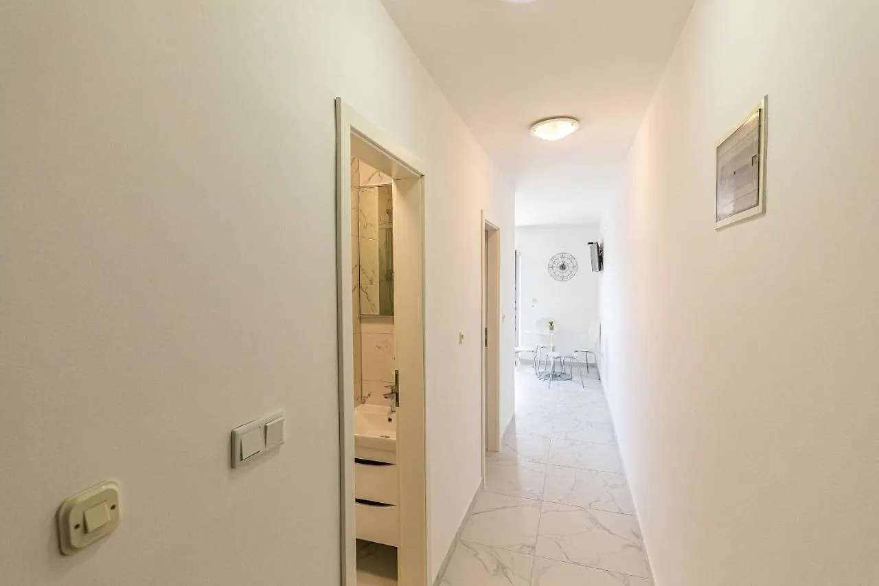 Apartments Punta Donji Okrug  Croatia