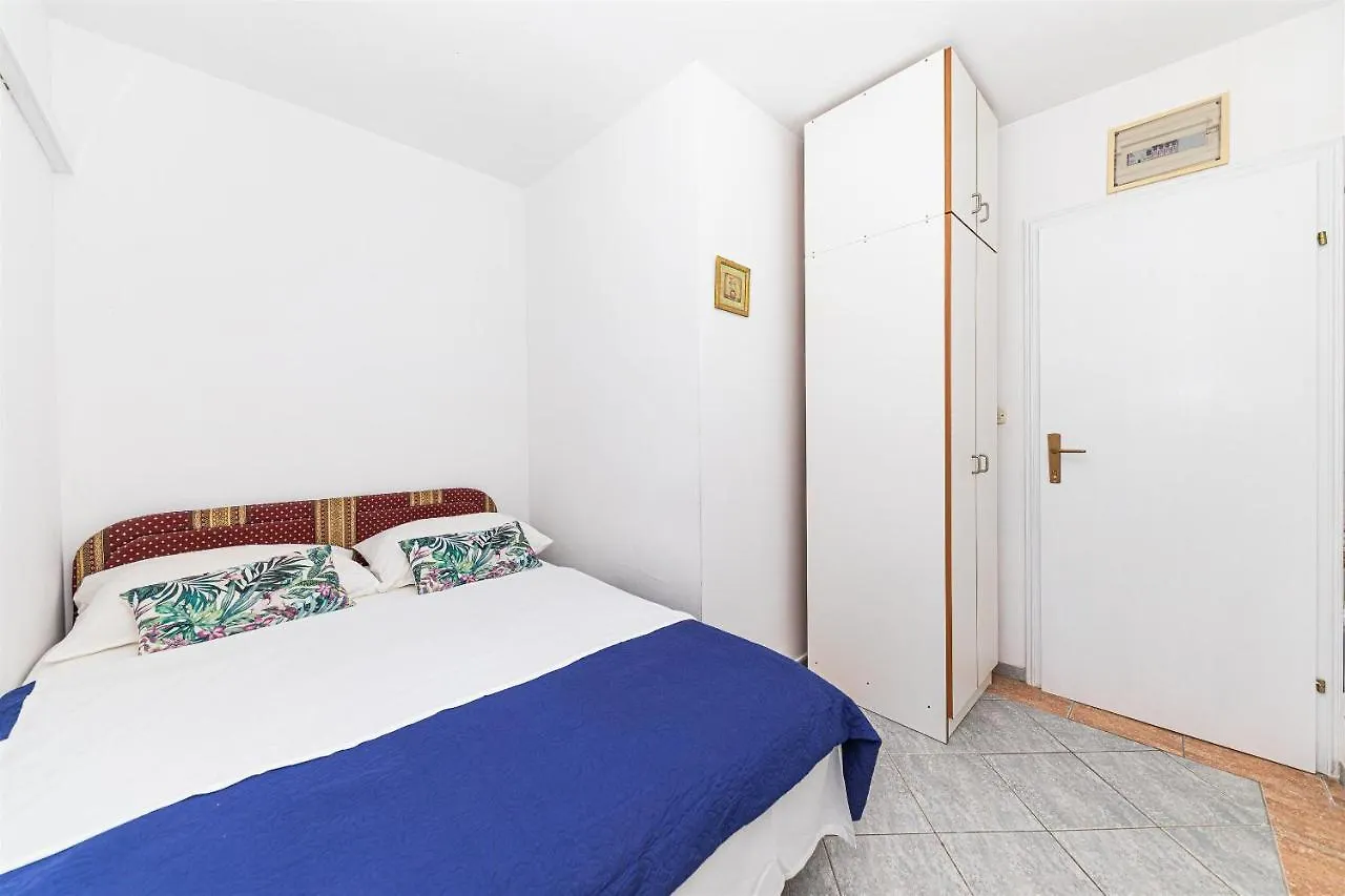 Apartments Punta Donji Okrug   Donji Okrug (Ciovo)