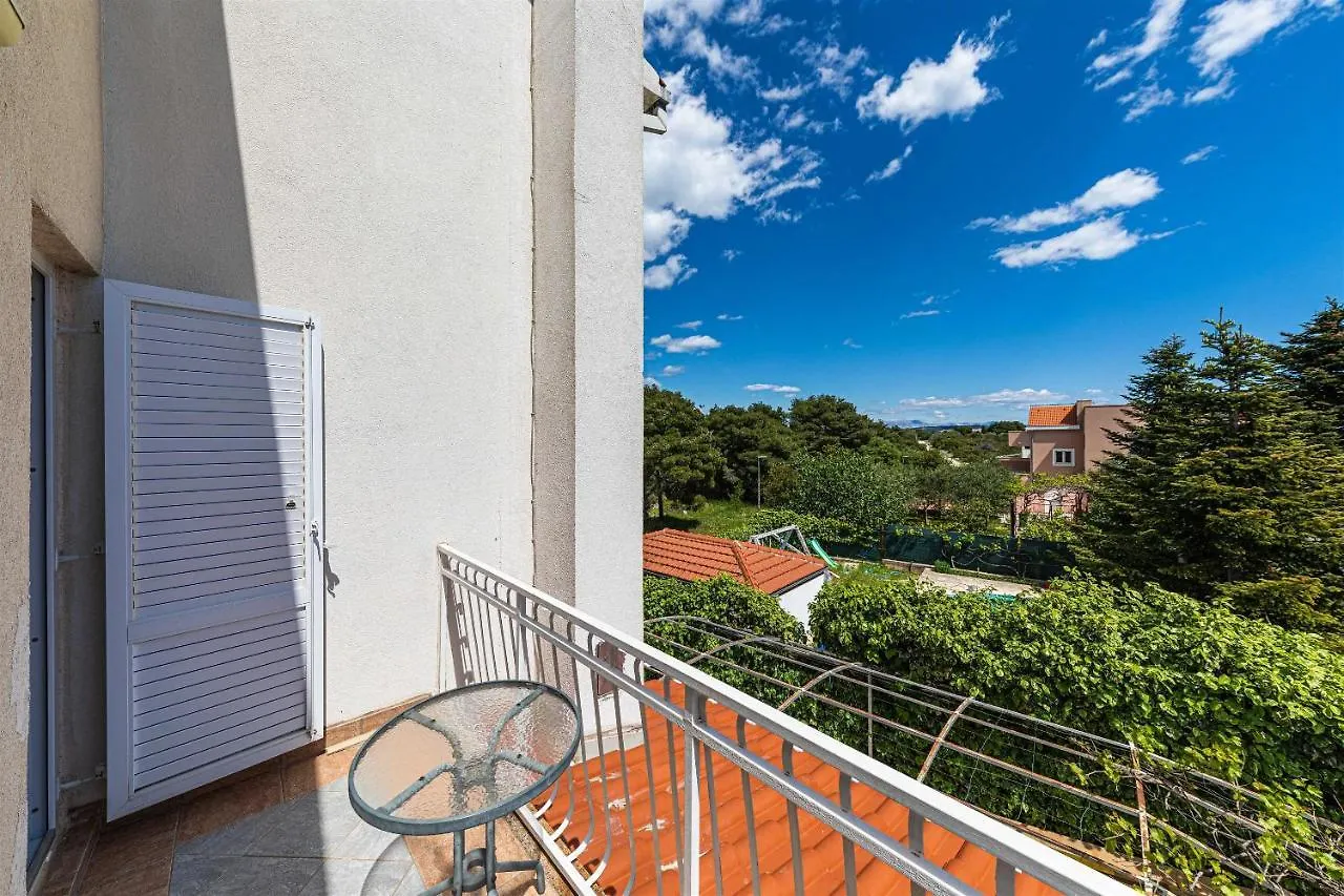 Apartments Punta Donji Okrug  Croatia