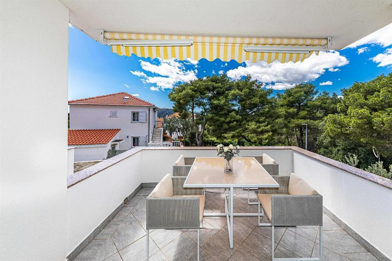 Apartments Punta Donji Okrug
