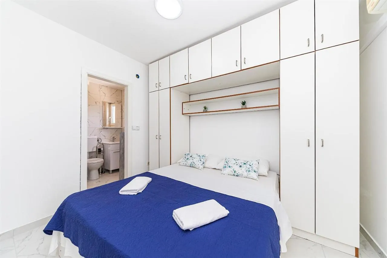 Apartments Punta Donji Okrug  0*, Donji Okrug (Ciovo) Croatia