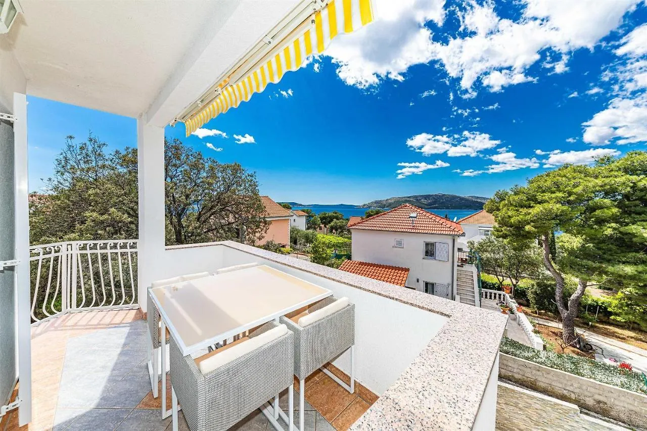 Apartments Punta Donji Okrug  0*, Donji Okrug (Ciovo) Croatia