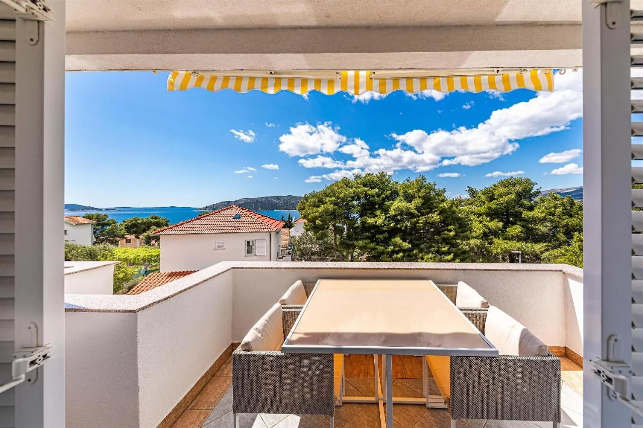 Apartments Punta Donji Okrug   Donji Okrug (Ciovo)