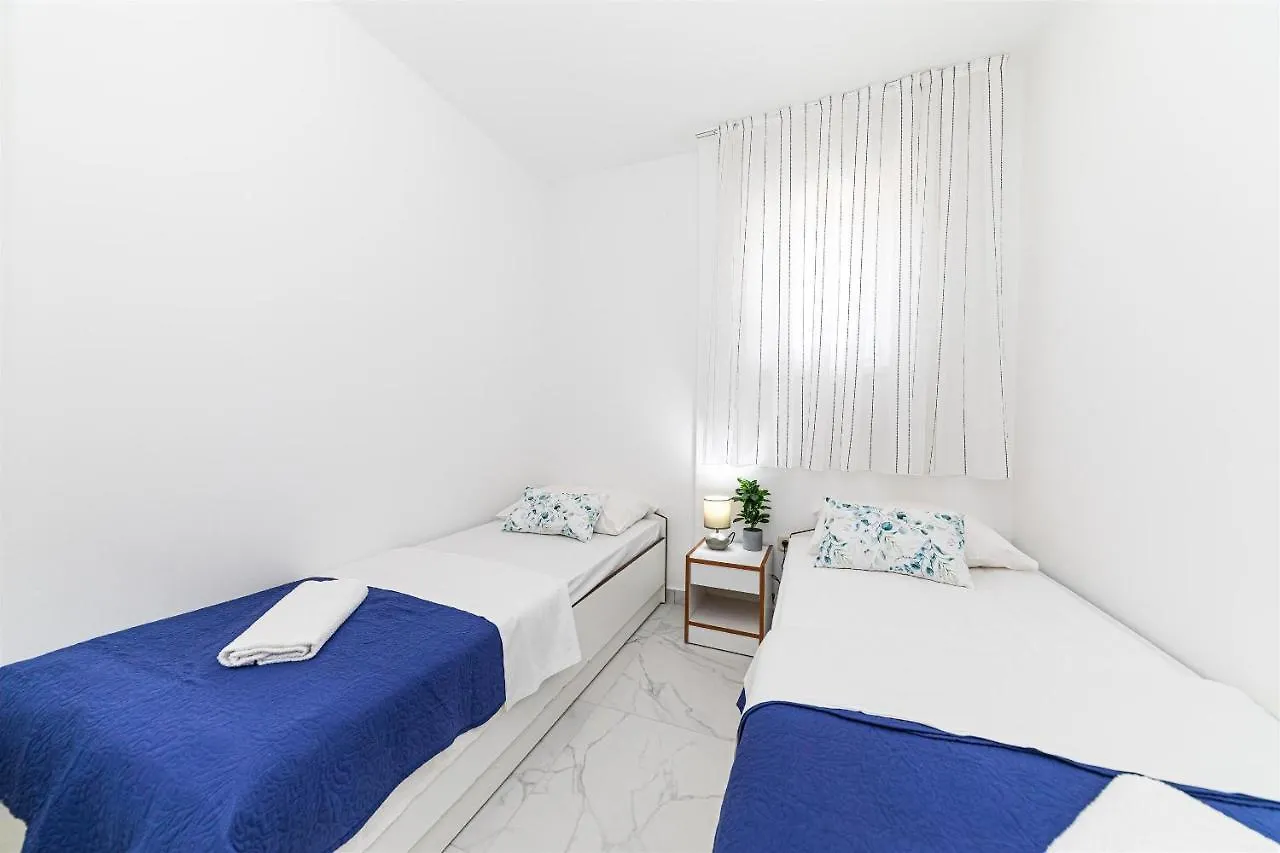 Apartments Punta Donji Okrug  0*, Donji Okrug (Ciovo)