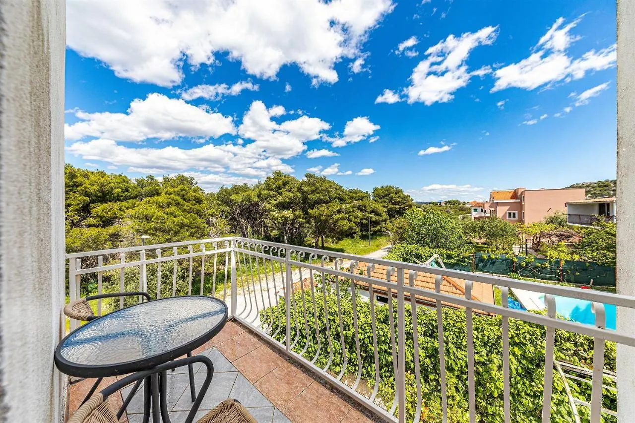 Apartments Punta Donji Okrug  Croatia