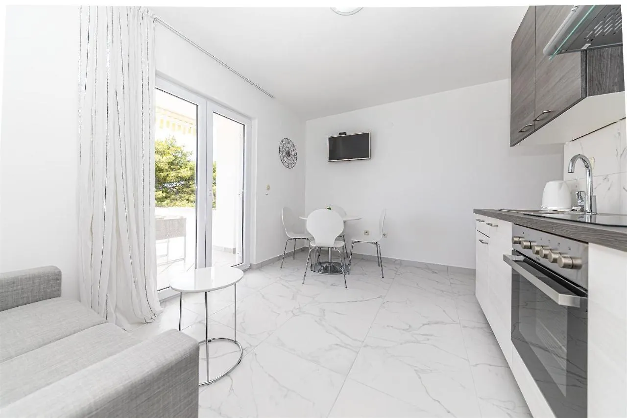 Apartments Punta Donji Okrug  Croatia