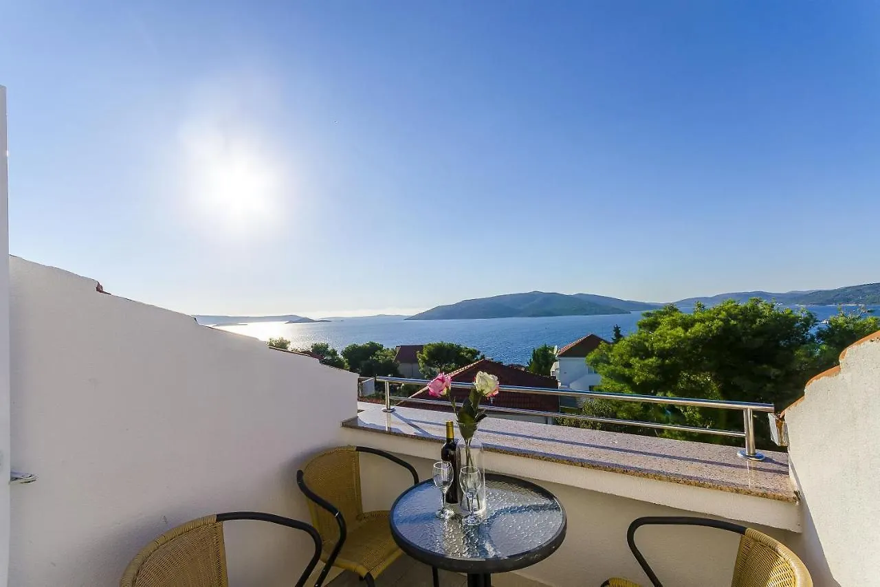 Apartments Punta Donji Okrug